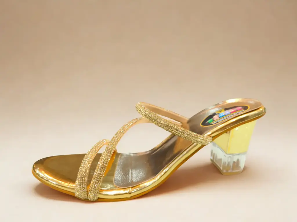 luxe golden box heel